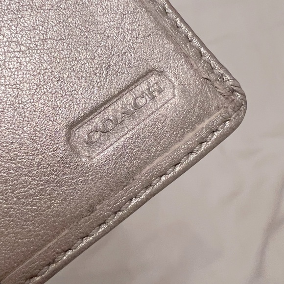 Silver Coach Checkbook - Picture 4 of 7